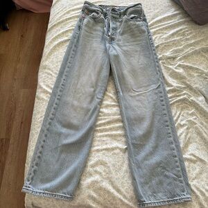 Levi’s ribcage light wash jeans